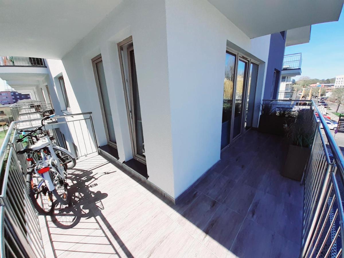 Apartament Kapitanski Mostek 17A Z Widokiem Na Port I Latarnie Morska Oraz Garazem Apartman Kołobrzeg Kültér fotó